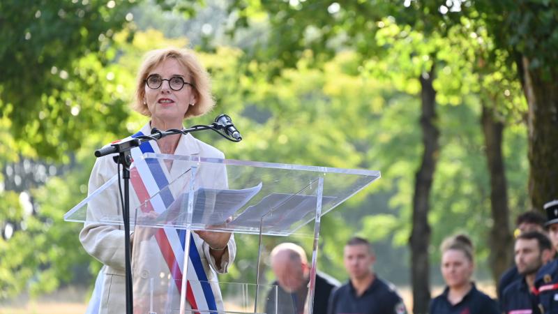 Discours d'Anne VOITURIEZ, Maire de Loos.